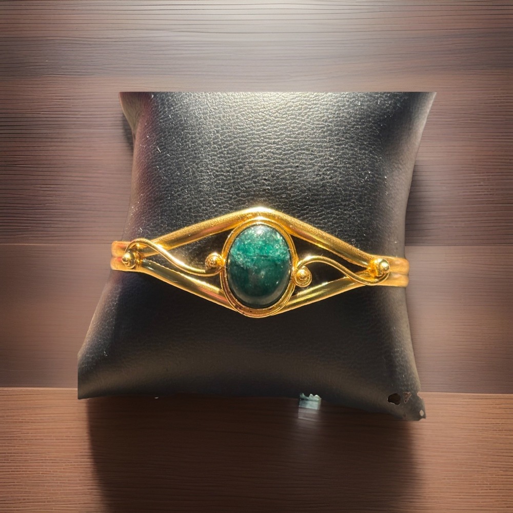 Vintage Gold Tone Wire Wrap Cuff Bracelet Green Aventurine Cabochon Boho Artisan